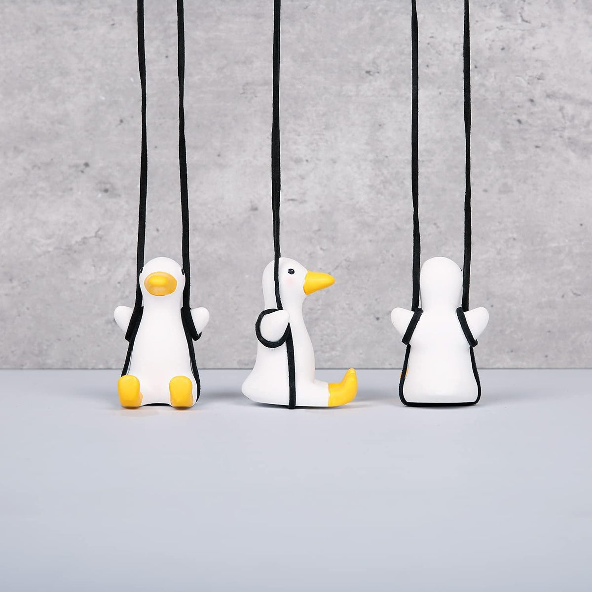 YGMONER Cute Swinging Duck Car Rear View Mirror Hanging Accessories Funny Car Interior Decor Gifts for Women Men (Duck)