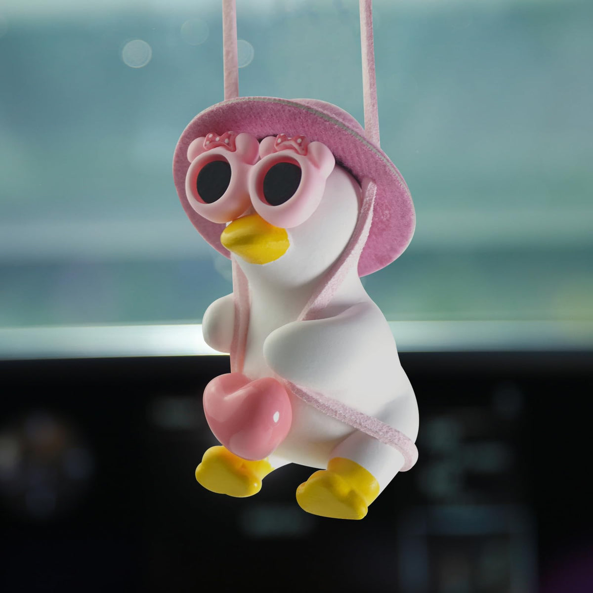 Cool Swinging Duck Car Hanging Ornament, Pendant Interior Rearview Mirror Decoration and Car Rear View Mirrior Hanging Accessories